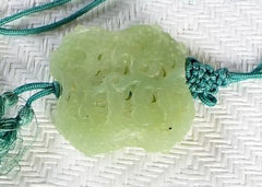 "Peanut" Hollow Carved Chinese Jade "Spice Bottle" Aromatherapy / Holder (SP-75)