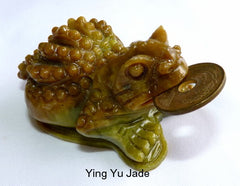 "Little Guy" Good Luck Auspicious Jade "Three Legged Money Toad" Jade Frog Carving (Toad-6)
