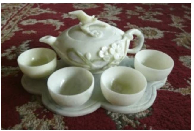 https://yingyujade.com/cdn/shop/products/tea-3_old_photo_teapot_1024x1024.jpg?v=1578253504